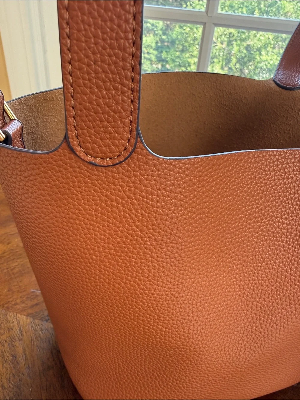 NWOT Women's Pebbled Leather or Faux Leather Bucket Bag with Drawstring Insert